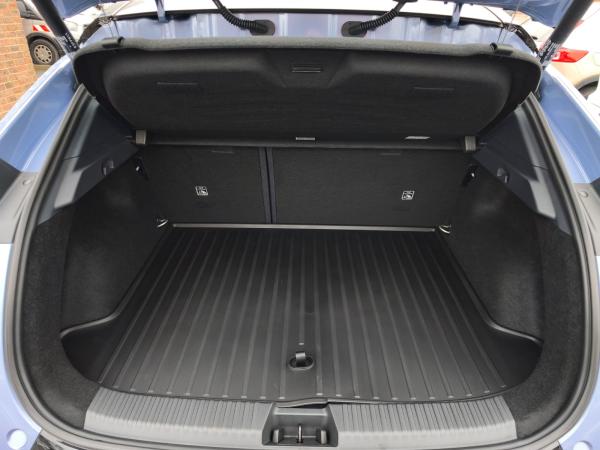 LYNK & Co 02 Core ALLE FARBEN G