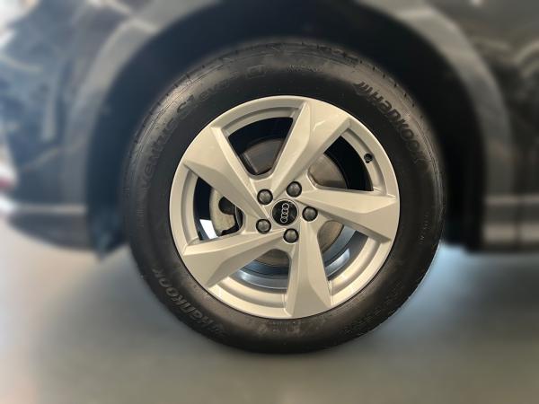 Audi Q3 35 TDI advanced S tronic LED Navi DAB VC PDC Sitzheizung