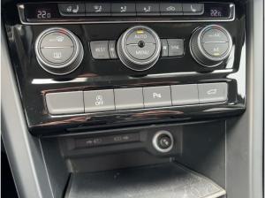 Volkswagen Touran Highline 1.5 TSI DSG LED AHK KAM APP NAV