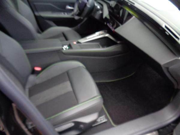 Peugeot 308 SW Hybrid 145e-DSC6 GT EXCLUSIVE Focal