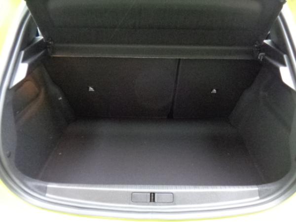 Peugeot 208 Benzin 100 Style Sitzheizung, Klima, PDC hi.