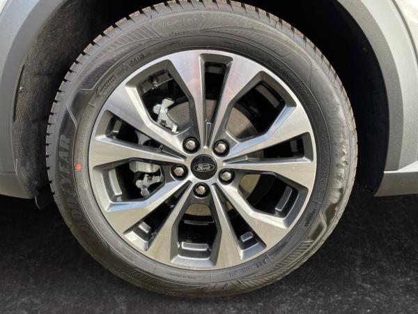 Ford Puma Titanium mit Winter & Fahrerassistenzpaket sowie Allwetterreifen