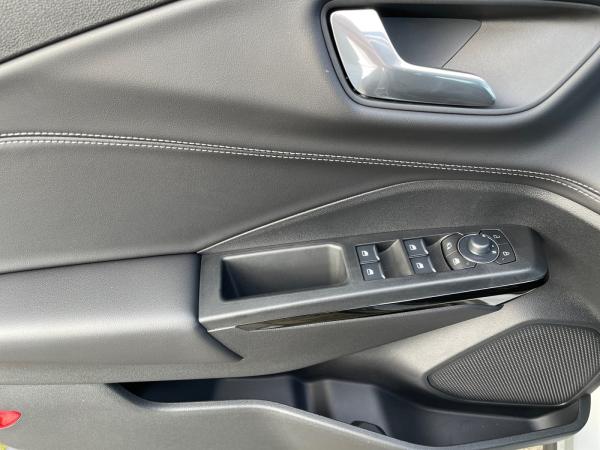 Ford Puma Titanium mit Winter & Fahrerassistenzpaket sowie Allwetterreifen