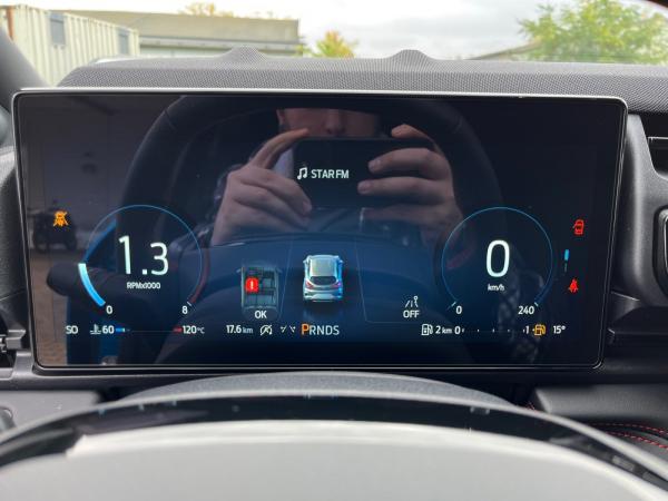 Ford Puma St-Line Ink. Fahrerassistenz und Winterpaket sowie Allwetterreifen