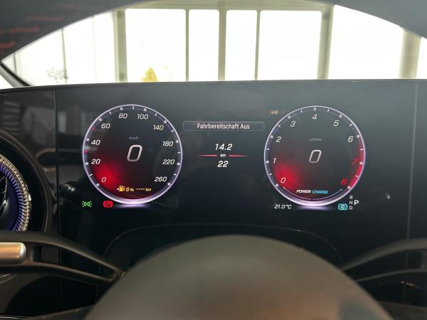 Mercedes-Benz CLA 220 4MATIC+AMG Line Plus+Premium-Plus+AHK+ Winter-Paket+Massagefunktion vorn+Head-up+Burmester® 3D-Surro