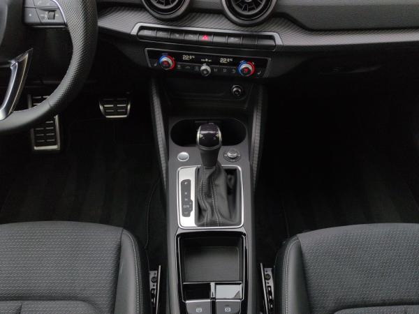 Audi Q2 Advanced 35 TFSI Matrix ACC Kamera Stdhz AHK