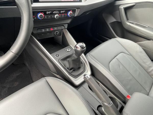 Audi A1 SB S line 30 TFSI LED Navi Carplay Leder