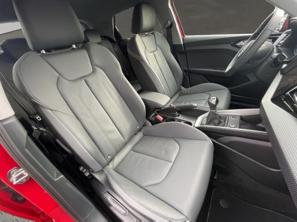 Audi A1 SB S line 30 TFSI LED Navi Carplay Leder
