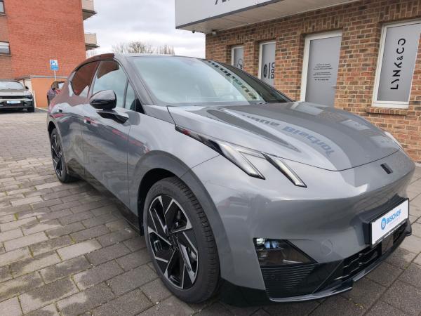 LYNK & Co 02 More ALLE FARBEN P