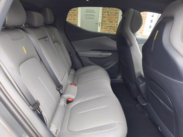 LYNK & Co 02 More ALLE FARBEN P