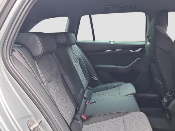 Skoda Octavia Combi Sportline 2.0 TDI 360 ACC AHK HUD