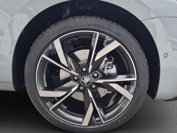 Skoda Octavia Combi Sportline 2.0 TDI 360 ACC AHK HUD