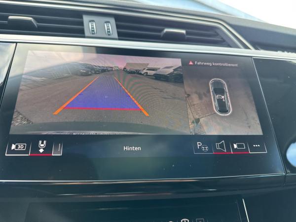 Audi Q8 e-tron advanced 50 qu. PANO HUD AHK Matrix 19