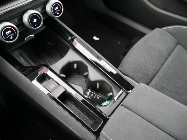 Skoda Superb Combi 2.0 TSI DSG Sportline MATRIX AHK NAVI *806*