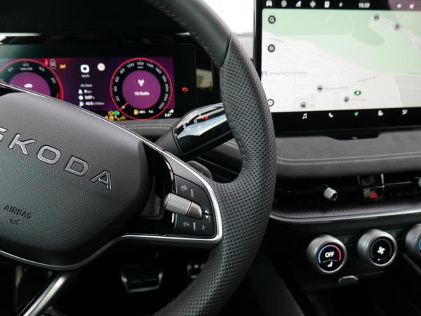 Skoda Superb Combi 2.0 TSI DSG Sportline MATRIX AHK NAVI *806*