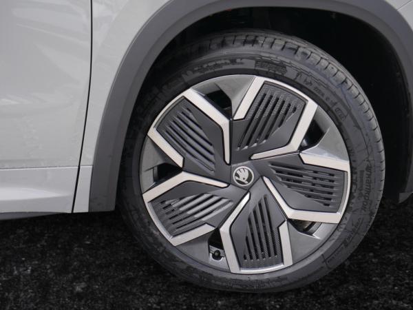 Skoda Kodiaq 2.0 TDI DSG Sportline 4x4 7-Sitzer AHK ACC LED *876*