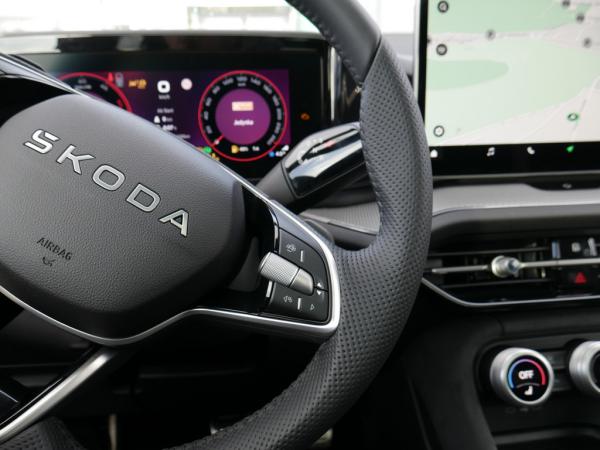 Skoda Kodiaq 2.0 TDI DSG Sportline 4x4 7-Sitzer AHK ACC LED *876*