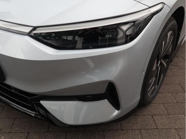 Volkswagen ID.7 Tourer Pro (286 PS) 77 kWh *AHK*NAVI*WÄRMEPUMPE*GANZJAHRESREIFEN*