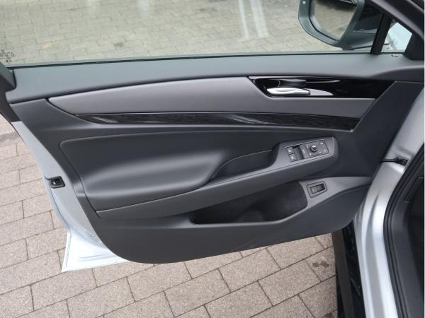 Volkswagen ID.7 Tourer Pro (286 PS) 77 kWh *AHK*NAVI*WÄRMEPUMPE*GANZJAHRESREIFEN*