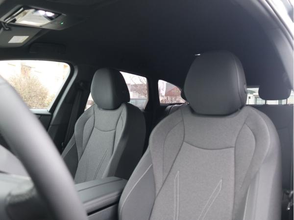 Volkswagen ID.7 Tourer Pro (286 PS) 77 kWh *AHK*NAVI*WÄRMEPUMPE*GANZJAHRESREIFEN*