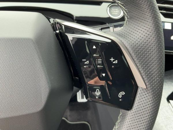 Peugeot 3008 1.2 145 GT ACC+Alcantara+LED+Navi+SHZ+Kam.