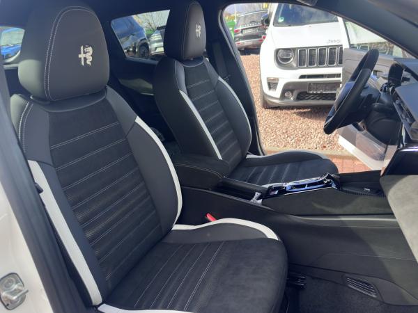 Alfa Romeo Junior Sport Speciale e-DCT6