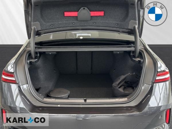 BMW 530 e M SPORT 20" INNOVATIONSPAKET DRIVING ASSIST PLUS HARMAN/KARDON