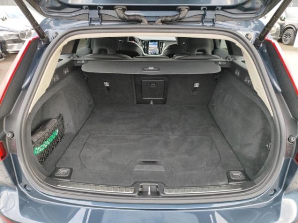 Volvo V60 B4 Plus Dark Navi Leder Digitales Cockpit HarmanKardon 360 Kamera