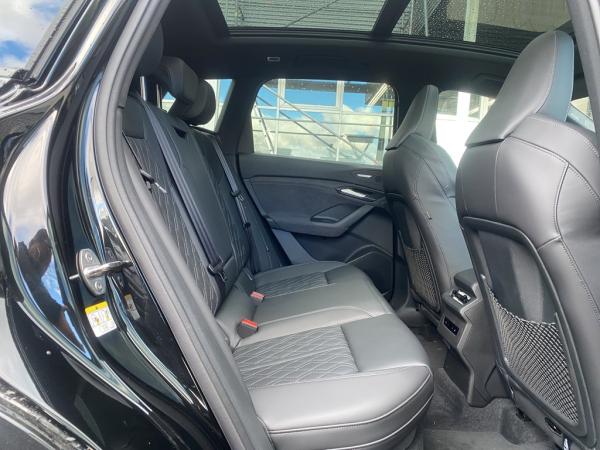 Audi Q6 e-tron Perf.*Pano*B&O* Sportsitzplus*Massagesitz*Adapt.Luftfahrwerk*