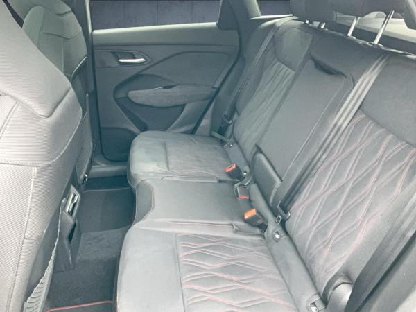 Audi Q3 SUV e-hybrid S tr. AHK PANO LED 20 ACC Cam