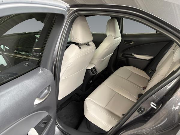 Lexus UX-300h UX 300h Neues Modell F Sport Design *Leasingaktion*INKL.Wechsel*