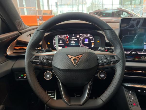 Cupra Terramar VZ e-Hybrid Lagerwagen, Panoramaglas, AHK Vorbereitung, sofort verfügbar!