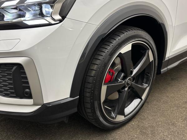 Audi Q2 35 TFSI advanced S tronic Matrix ACC AHK