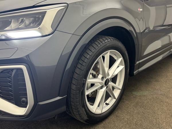Audi Q2 35 TFSI S line S tronic LED Leder SONOS AHK