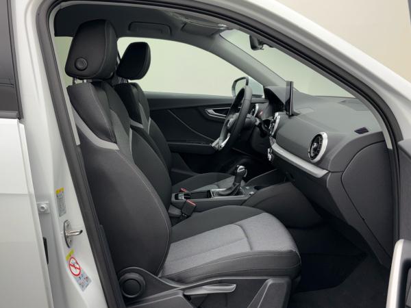 Audi Q2 35 TFSI advanced S tronic Matrix ACC AHK