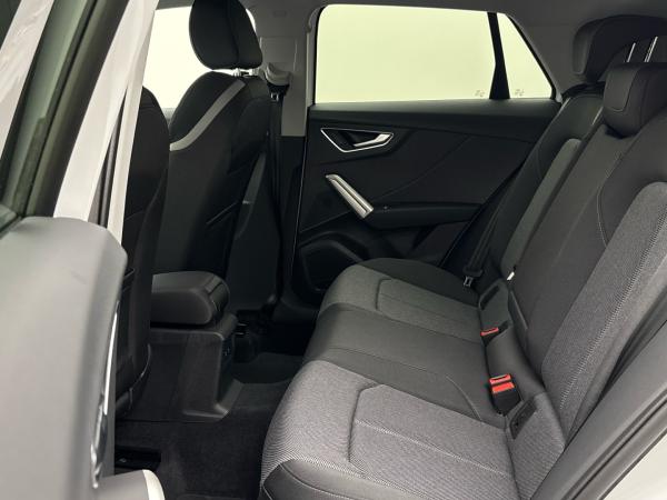 Audi Q2 Advanced 35 TFSI S tronic Matrix ACC AHK
