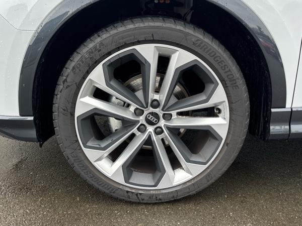 Audi Q3 advanced 35 TFSI Dynamik-Paket MMI LED AHK