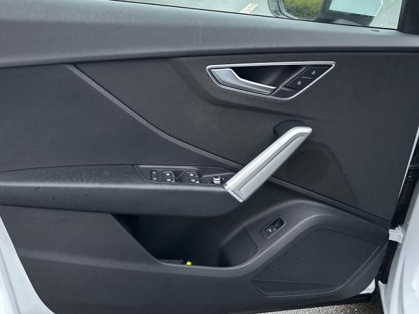 Audi Q2 Advanced 35 TFSI S tronic MMI Matrix AHK