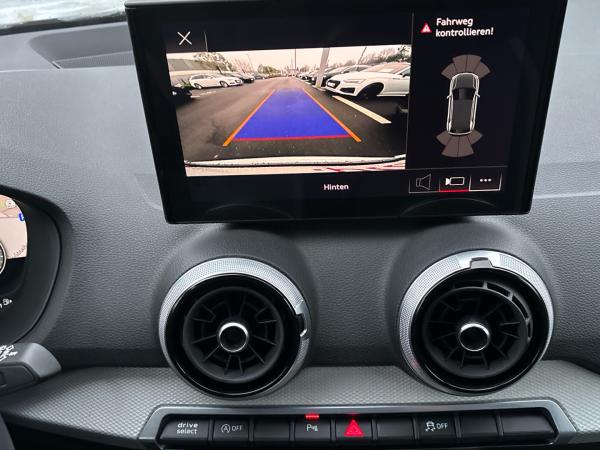 Audi Q2 Advanced 35 TFSI S tronic MMI Matrix AHK