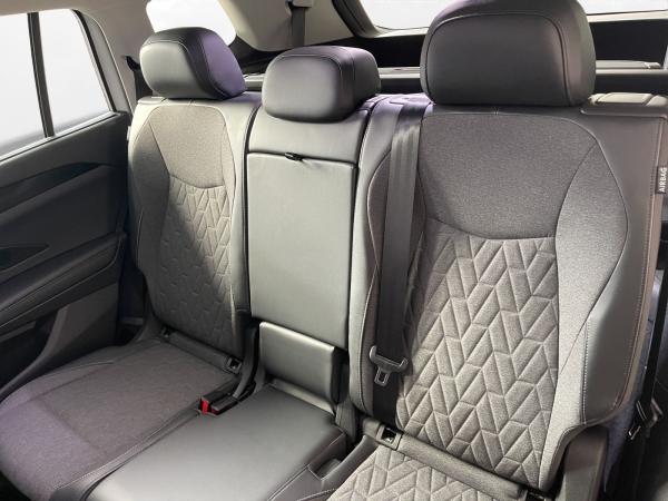 Volkswagen Tayron 1.5 eTSI Life 7-Sitzer AHK Matrix LM 18" Navi ACC