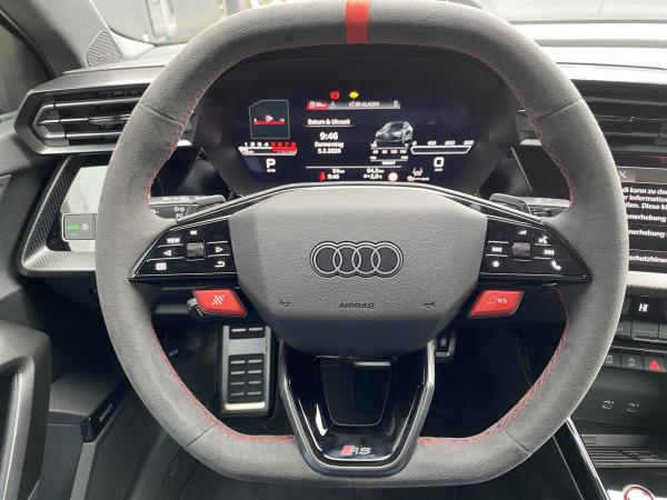 Audi RS3 Limousine MATRIX PANO 360° SONOS RS-Abgasanlage