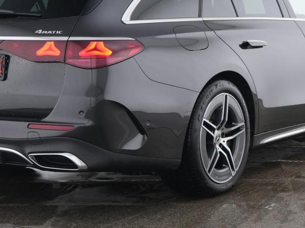 Mercedes-Benz E 300 de 4M T-Modell +AMG+AHK+360°+DigitalLight+