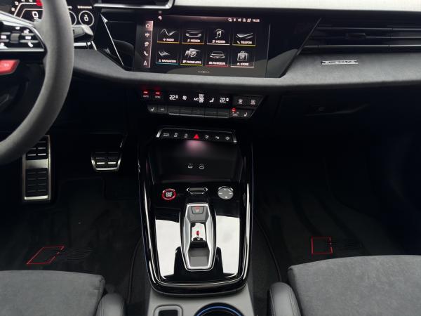Audi RS3 Limousine / Hud / Sonos / Memory / Pano / Matrix / Assistenzpaket pro