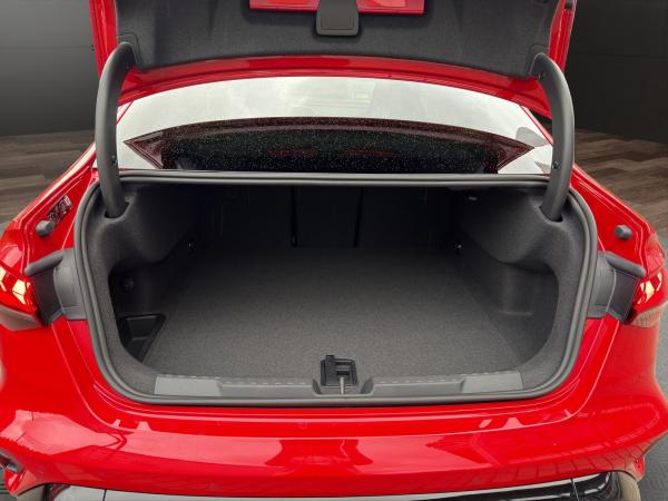 Audi RS3 Limousine / Hud / Sonos / Memory / Pano / Matrix / Assistenzpaket pro