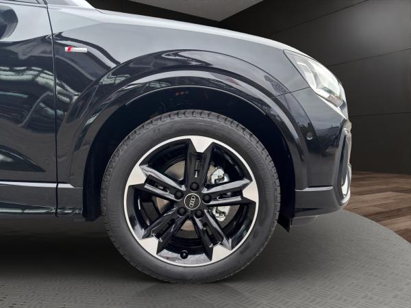 Audi Q2 S line 35 TFSI S tronic / NAVI / MATRIX / ASSISTENZPAKET FAHREN & PARKEN
