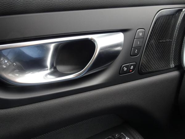 Volvo XC60 T8 AWD Plus Black Edition ❗LAGERWAGENAKTION❗SOFORT VERFÜGBAR❗