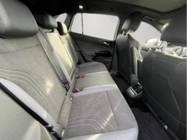 Volkswagen ID.4 Pro 210 kW - Pano Matrix-LED AHK Massage SHZ Navi Area View Wärmepumpe Park Assist Pro CCS