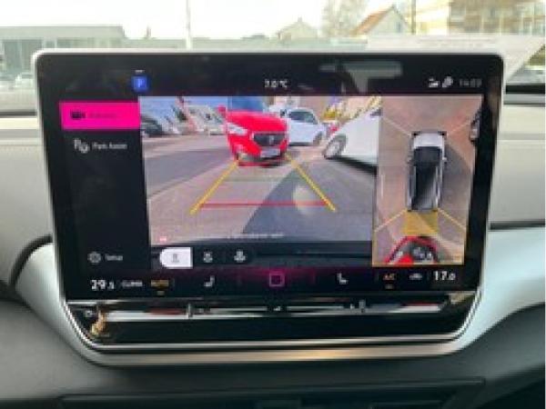 Volkswagen ID.4 Pro 210 kW - Pano Matrix-LED AHK Massage SHZ Navi Area View Wärmepumpe Park Assist Pro CCS