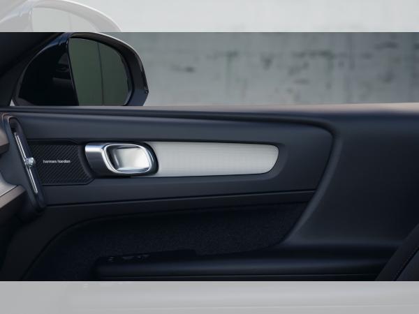 Volvo XC40 Plus Black Edition, B3, *sofort verfügbar*