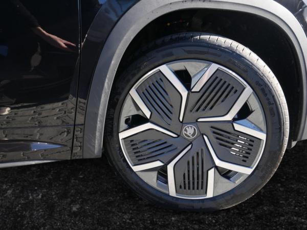 Skoda Kodiaq 2.0 TDI DSG Sportline 4x4 ACC LED AHK SHZ *941*